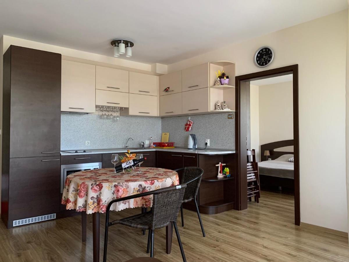 Аппартамент Pines Beach Resort Бяла Экстерьер фото